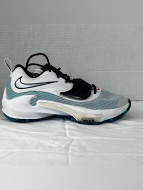 Nike zoom freak 3 men’s size 8